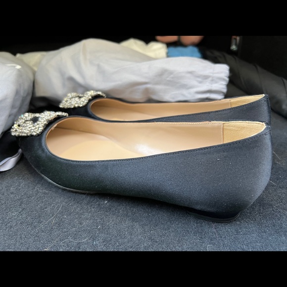 Authentic Manolo Blahnik Flat Size 39 (SOLD) - Picture 8 of 10